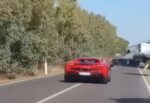 Tragis! Kecelakaan Ferrari dan Lamborghini Bikin Campervan Terguling, 2 Orang Meninggal Dunia